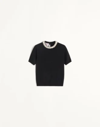 Sweter z haftem