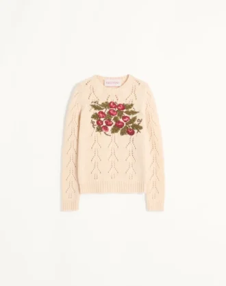 Sweter z haftem