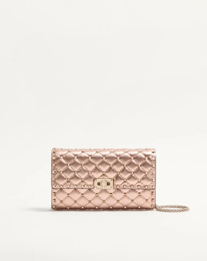 Torba na ramię Valentino Garavani Rockstud Spike z laminowanej skóry nappa Torba na ramię Valentino Garavani Rockstud Spike z laminowanej skóry nappa