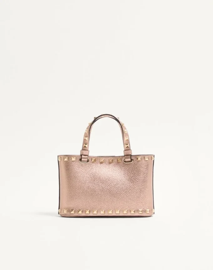 Torba na zakupy Rockstud Mini z laminowanej ziarnistej skóry cielęcej Torba na zakupy Rockstud Mini z laminowanej ziarnistej skóry cielęcej