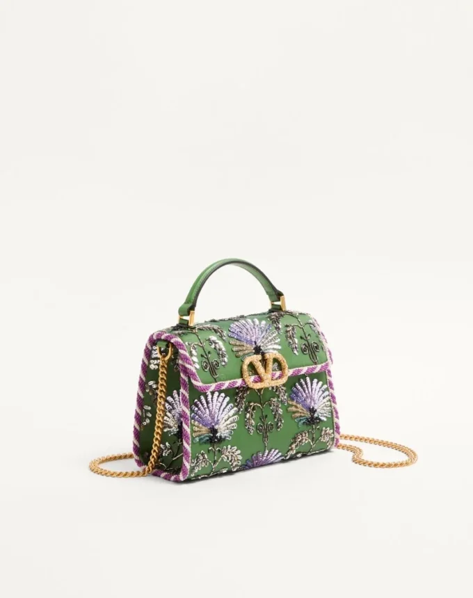 Valentino Garavani Mini Vsling Haftowana torebka z logo z kryształkami Valentino Garavani Mini Vsling Haftowana torebka z logo z kryształkami