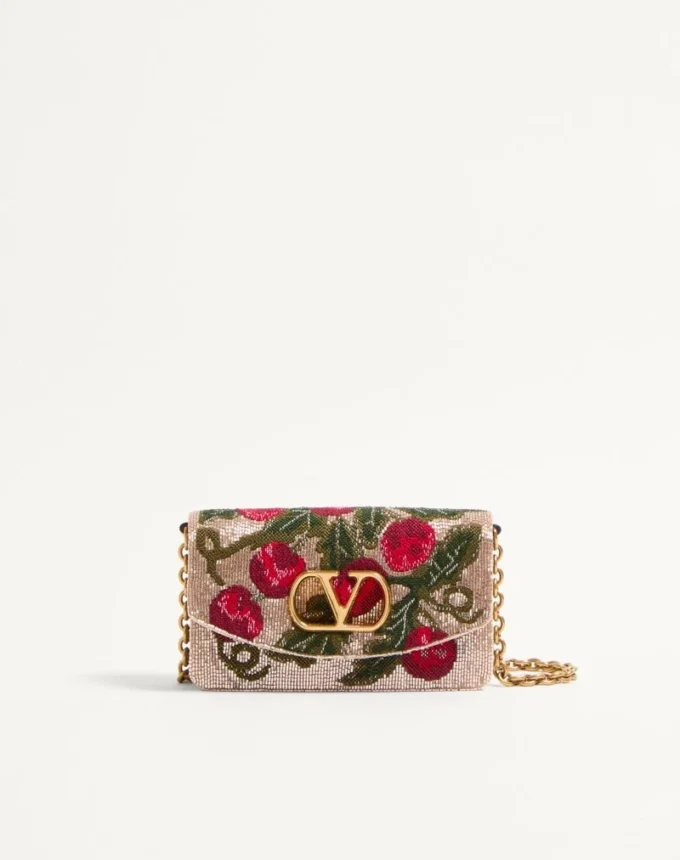 Valentino Garavani Vain Haftowana kopertówka na ramię z wzorem Cherryfic Valentino Garavani Vain Haftowana kopertówka na ramię z wzorem Cherryfic