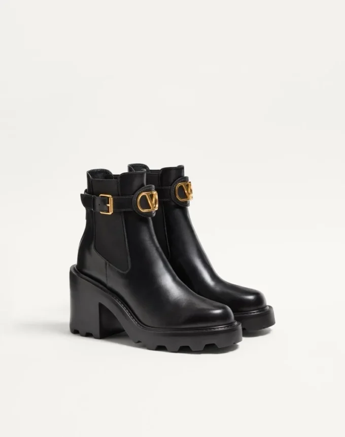 Vlogo Signature Calfskin Beatle 90 mm Vlogo Signature Calfskin Beatle 90 mm