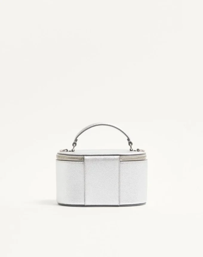 VLogo Signature Mini Vanity Bag z laminowanej ziarnistej skóry cielęcej VLogo Signature Mini Vanity Bag z laminowanej ziarnistej skóry cielęcej